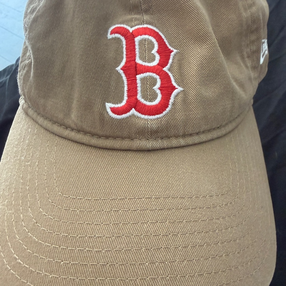 Boston Red Socks New Era Tan Cap- Genuine Merchandise - Picture 8 of 11